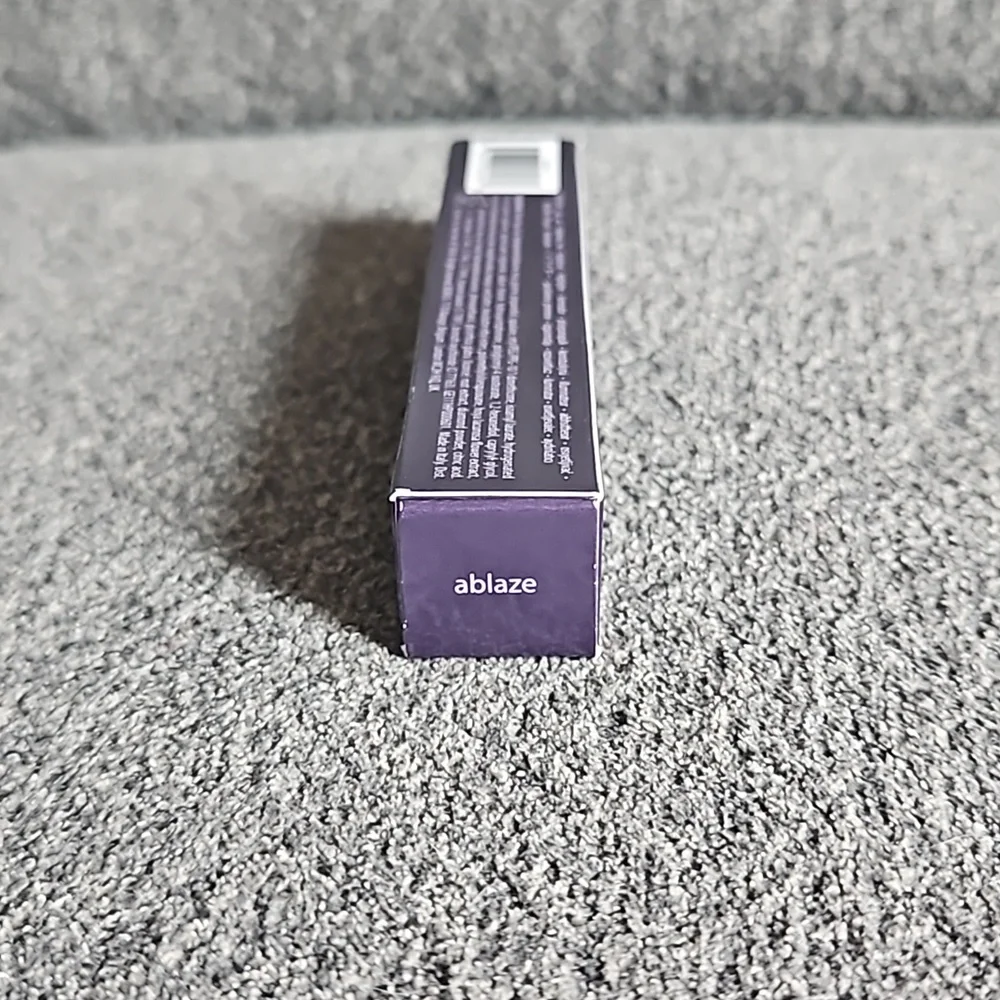 Tarte Shape Tape Glow Wand in: Ablaze - Picture 5 of 8